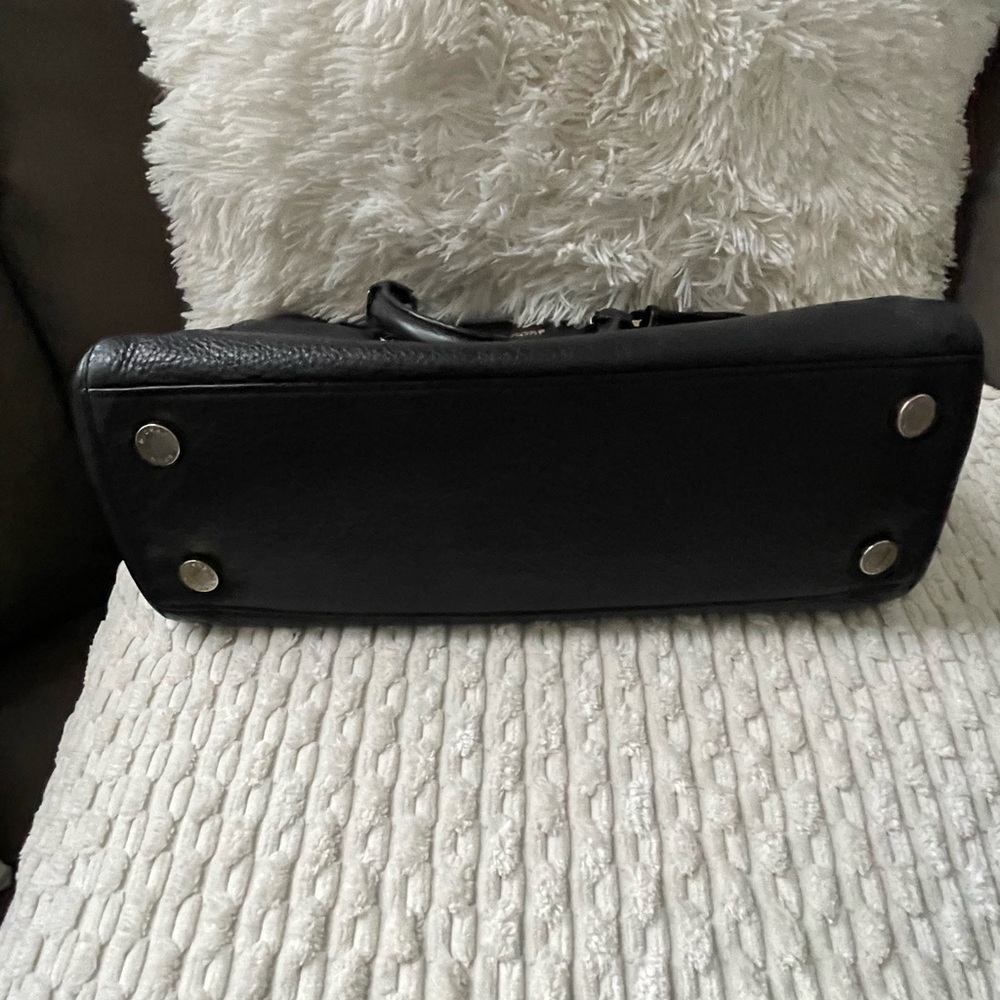 Micheal Kors leather handbag - Picture 8 of 12